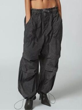Urban Outfitters Sloan Nylon Balloon Pant Size Medium